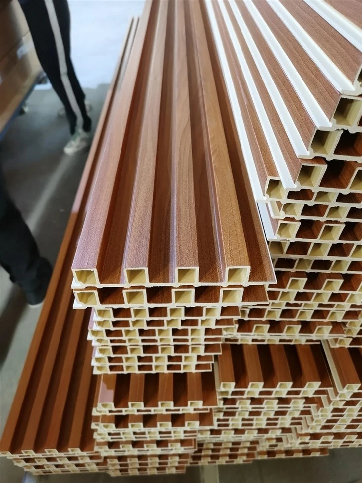 China WPC Factory Wooden Grains WPC Wall Panel